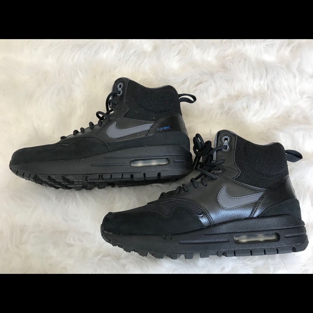 Nike Air Sneakers Size US6.